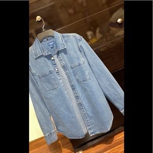 Jean shirt, great condition, selllin for 35$